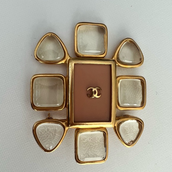 RARE Chanel Vintage Stylized Flower Brooch, Spring 1996 - Picture 2 of 6